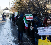 Iraniečių protesto akcija prie JAV ambasados prie&scaron; Irano rėžimą
