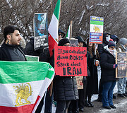 Iraniečių protesto akcija prie JAV ambasados prie&scaron; Irano rėžimą