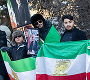 Iraniečių protesto akcija prie JAV ambasados prie&scaron; Irano rėžimą