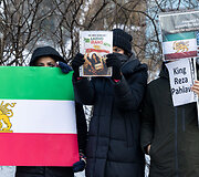 Iraniečių protesto akcija prie JAV ambasados prie&scaron; Irano rėžimą