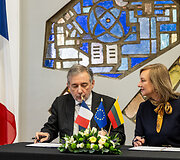 Gilles`is P&eacute;cout, Au&scaron;rinė Žilinskienė