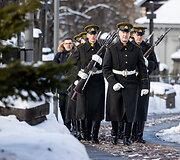 Vainikų padėjimo ceremonija 1863&ndash;1864 m. sukilimo vadams ir sukilėliams atminti Senųjų Rasų kapinių koplyčioje-kolumbariume