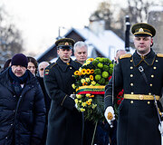 Vainikų padėjimo ceremonija 1863&ndash;1864 m. sukilimo vadams ir sukilėliams atminti Senųjų Rasų kapinių koplyčioje-kolumbariume
