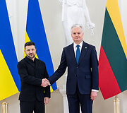 Volodymyras Zelenskis, Gitanas Nausėda