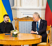 Volodymyras Zelenskis, Gitanas Nausėda