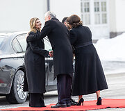 Oficiali Ukrainos pirmosios poros pasitikimo ceremonija Prezidentūroje