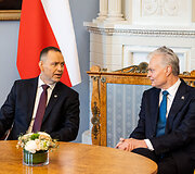 Karolis Nawrockis, Gitanas Nausėda