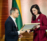 Vaidas Jauni&scaron;kis, Inga Ruginienė