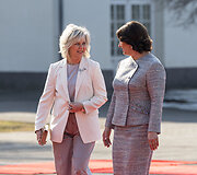 Eva Pavlova, Diana Nausėdienė