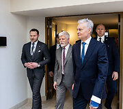 Edvinas Grik&scaron;as, Petras Pavelas, Gitanas Nausėda