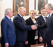 Remigijus Motuzas, Gitanas Nausėda