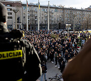 Protestas ,,&Scaron;alin rankas nuo laisvo žodžio&ldquo;
