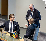 Lukas Savickas, Saulius Skvernelis
