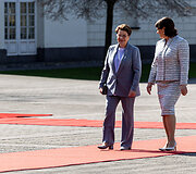 Sirje Karis, Diana Nausėdienė