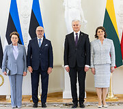Sirje Karis, Alaras Karisas, Gitanas Nausėda, Diana Nausėdienė