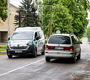 Gudžių kaime Karo policija ir Lietuvos kariuomenė ie&scaron;ko drono