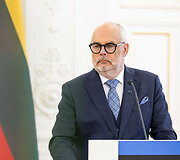 Bendra Europos Komisijos Pirmininkės ir Baltijos &scaron;alių Prezidentų spaudos konferencija Prezidento rūmuose