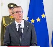 Bendra Europos Komisijos Pirmininkės ir Baltijos &scaron;alių Prezidentų spaudos konferencija Prezidento rūmuose