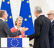 Bendra Europos Komisijos Pirmininkės ir Baltijos &scaron;alių Prezidentų spaudos konferencija Prezidento rūmuose