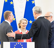 Bendra Europos Komisijos Pirmininkės ir Baltijos &scaron;alių Prezidentų spaudos konferencija Prezidento rūmuose