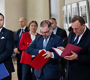 Inga Ruginienė susitiko su ekonomikos ir inovacijų ministru Edvinu Grik&scaron;u, vidaus reikalų ministru Vladislavu Kondratovičiumi ir kra&scaron;to apsaugos ministru Robertu Kaunu