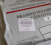 Abiturientai laiko valstybinį matematikos egzaminą