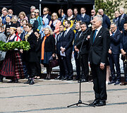 Valstybės vėliavos pakėlimo ceremonija Nepriklausomybės aik&scaron;tėje, Gedulo ir vilties bei Okupacijos ir genocido dienoms atminti