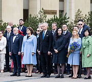 Valstybės vėliavos pakėlimo ceremonija Nepriklausomybės aik&scaron;tėje, Gedulo ir vilties bei Okupacijos ir genocido dienoms atminti