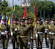Valstybės vėliavos pakėlimo ceremonija Nepriklausomybės aik&scaron;tėje, Gedulo ir vilties bei Okupacijos ir genocido dienoms atminti