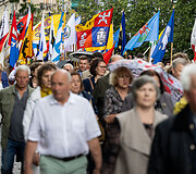 Pagarbos eisena Vilniuje nuo Nepriklausomybės aik&scaron;tės iki Aukų gatvės, okupacijos, genocido ir sovietmečio represijų aukų pagerbimo ceremonija prie paminklų politiniams kaliniams ir tremtiniams
