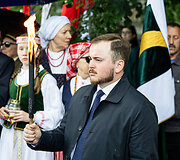 Pagarbos eisena Vilniuje nuo Nepriklausomybės aik&scaron;tės iki Aukų gatvės, okupacijos, genocido ir sovietmečio represijų aukų pagerbimo ceremonija prie paminklų politiniams kaliniams ir tremtiniams
