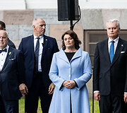 Pagarbos eisena Vilniuje nuo Nepriklausomybės aik&scaron;tės iki Aukų gatvės, okupacijos, genocido ir sovietmečio represijų aukų pagerbimo ceremonija prie paminklų politiniams kaliniams ir tremtiniams