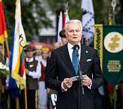 Pagarbos eisena Vilniuje nuo Nepriklausomybės aik&scaron;tės iki Aukų gatvės, okupacijos, genocido ir sovietmečio represijų aukų pagerbimo ceremonija prie paminklų politiniams kaliniams ir tremtiniams