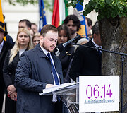Pagarbos eisena Vilniuje nuo Nepriklausomybės aik&scaron;tės iki Aukų gatvės, okupacijos, genocido ir sovietmečio represijų aukų pagerbimo ceremonija prie paminklų politiniams kaliniams ir tremtiniams