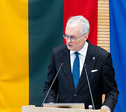 Gitanas Nausėda skaito metinį prane&scaron;imą 