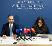 Robertas Kaunas, Irena Segalovičienė