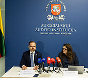 Robertas Kaunas, Irena Segalovičienė