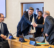 Naujoji, M. Sinkevičiaus vadovaujama, vyriausybė susirinko į pirmąjį posėdį