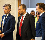 Naujoji, M. Sinkevičiaus vadovaujama, vyriausybė susirinko į pirmąjį posėdį