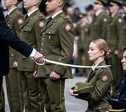Generolo Jono Žemaičio Lietuvos karo akademijos absolventams &ndash; pirmojo karininko &ndash; leitenanto &ndash; laipsnio suteikimas S. Daukanto aik&scaron;tėje