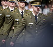 Generolo Jono Žemaičio Lietuvos karo akademijos absolventams &ndash; pirmojo karininko &ndash; leitenanto &ndash; laipsnio suteikimas S. Daukanto aik&scaron;tėje