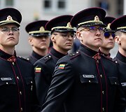 Generolo Jono Žemaičio Lietuvos karo akademijos absolventams &ndash; pirmojo karininko &ndash; leitenanto &ndash; laipsnio suteikimas S. Daukanto aik&scaron;tėje