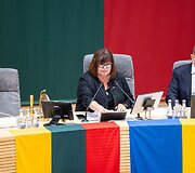 Neeilinė Seimo sesija dėl prezidento vetuoto &Scaron;vietimo įstatymo, numatančio reikalavimus de&scaron;imtokams įgyti pagrindinį i&scaron;silavinimą 