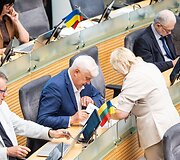 Neeilinė Seimo sesija dėl prezidento vetuoto &Scaron;vietimo įstatymo, numatančio reikalavimus de&scaron;imtokams įgyti pagrindinį i&scaron;silavinimą 