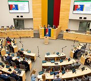 Neeilinė Seimo sesija dėl prezidento vetuoto &Scaron;vietimo įstatymo, numatančio reikalavimus de&scaron;imtokams įgyti pagrindinį i&scaron;silavinimą 