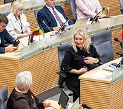 Neeilinė Seimo sesija dėl prezidento vetuoto &Scaron;vietimo įstatymo, numatančio reikalavimus de&scaron;imtokams įgyti pagrindinį i&scaron;silavinimą 
