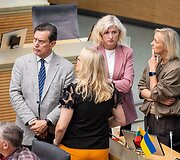 Neeilinė Seimo sesija dėl prezidento vetuoto &Scaron;vietimo įstatymo, numatančio reikalavimus de&scaron;imtokams įgyti pagrindinį i&scaron;silavinimą 