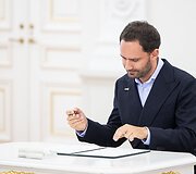 Lietuvos organizacijų įsipareigojimų visuotinei gynybai chartijos pasira&scaron;ymo ceremonija