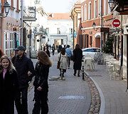Saulės i&scaron;siilgę vilniečiai užplūdo gatves