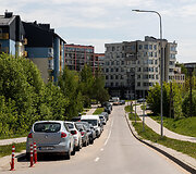 Automobilių parkavimas Leičių gatvėje, Vilniuje